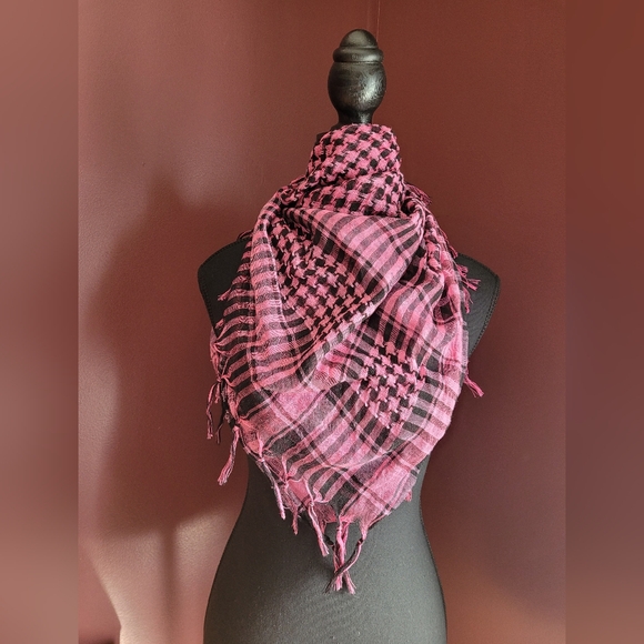 NWOT Scarf - Picture 2 of 6